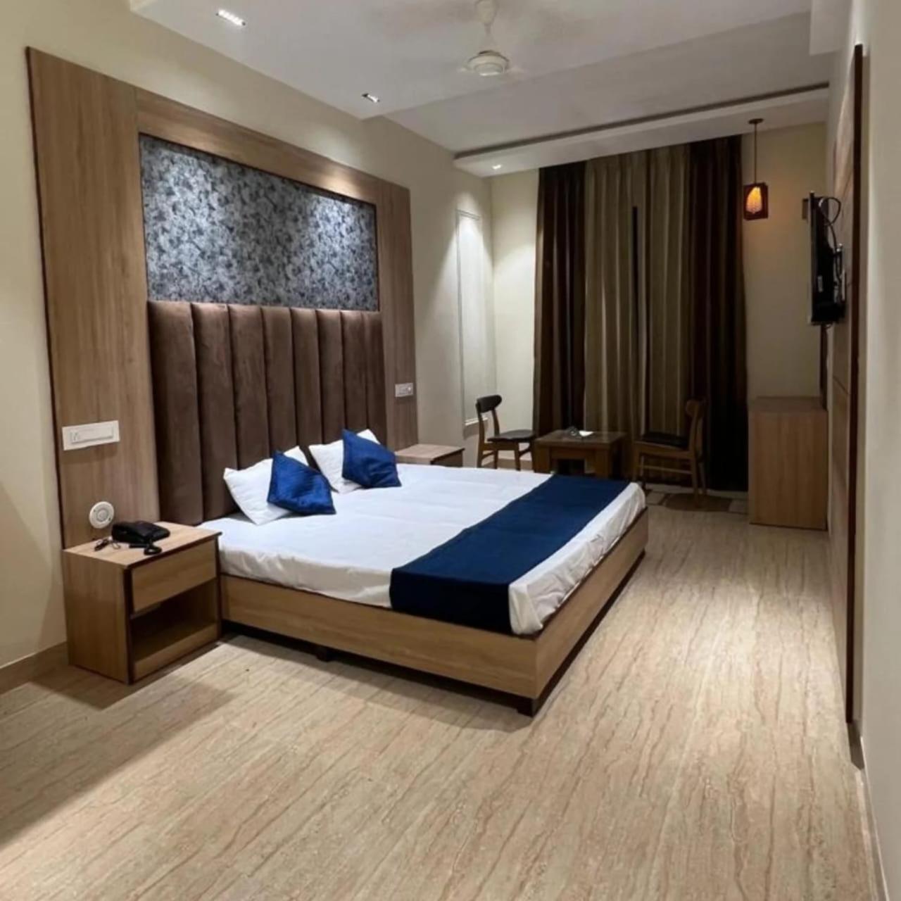 The Hotel Soho Zirakpur Exterior foto